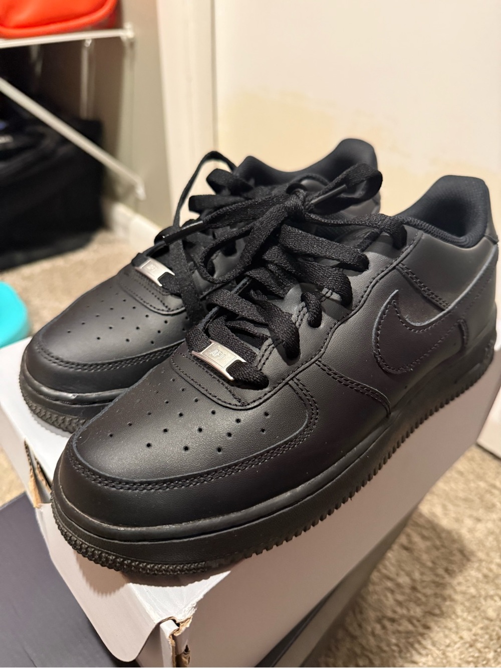 Nike Black Low-Top Leather Sneakers